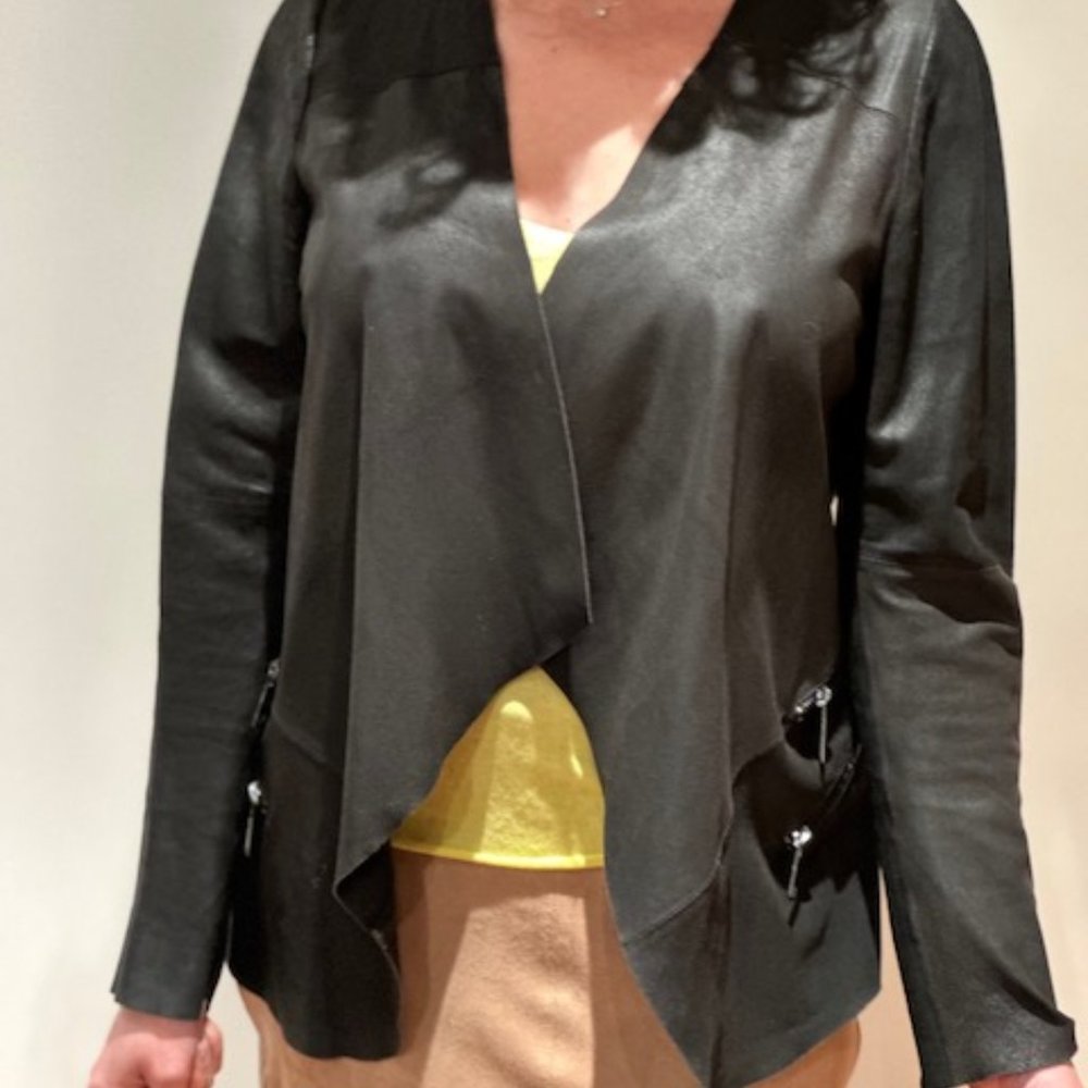 WOMEN JACKET